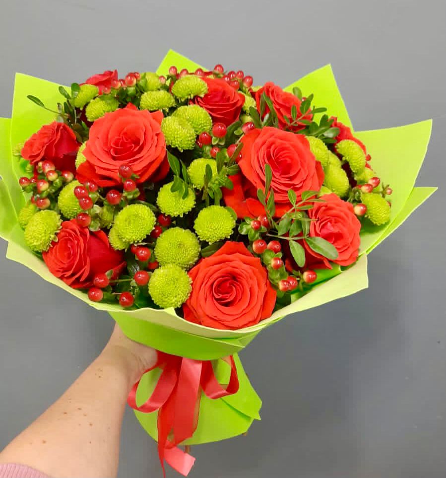 Букет цветов из: Хризантемы и Розы в Староминской