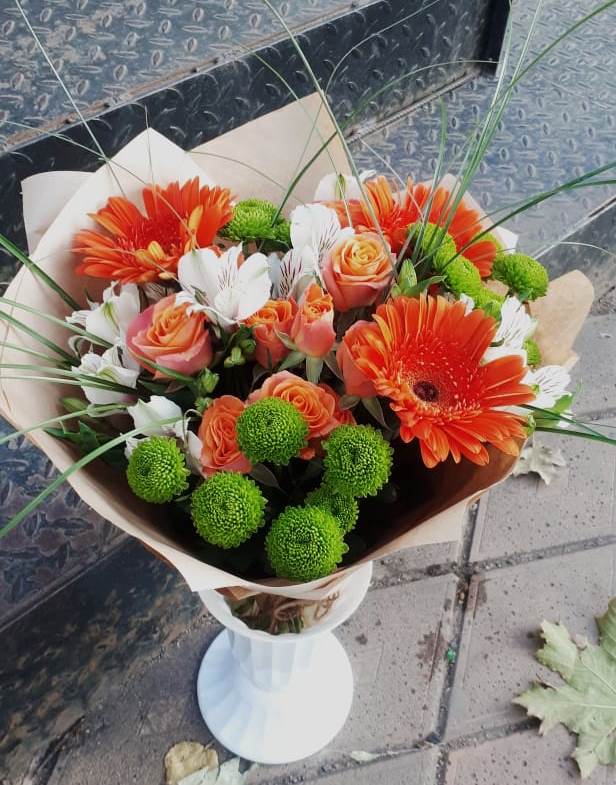Букет цветов из: Герберы, Хризантемы, Альстромерии и Розы в Староминской