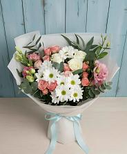 Букет цветов из:  Розы, Лизиантусы и Хризантемы в Староминской