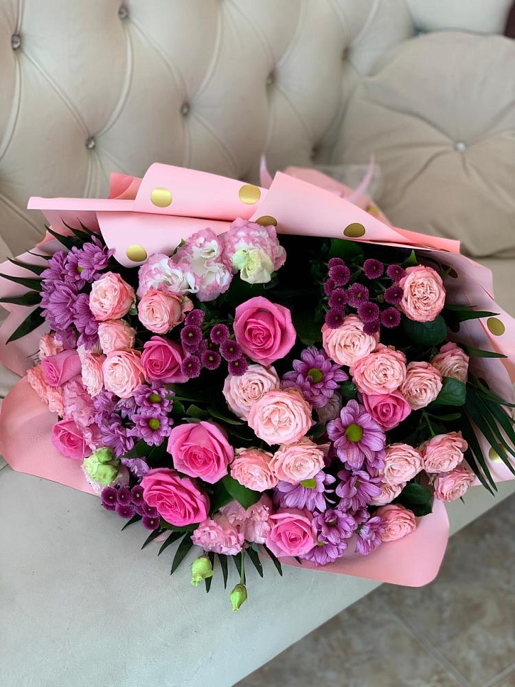 Букет цветов из: Хризантемы, Розы и Лизиантусы в Староминской