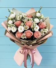 Букет цветов из:  Розы, Альстромерии и Лизиантусы в Староминской