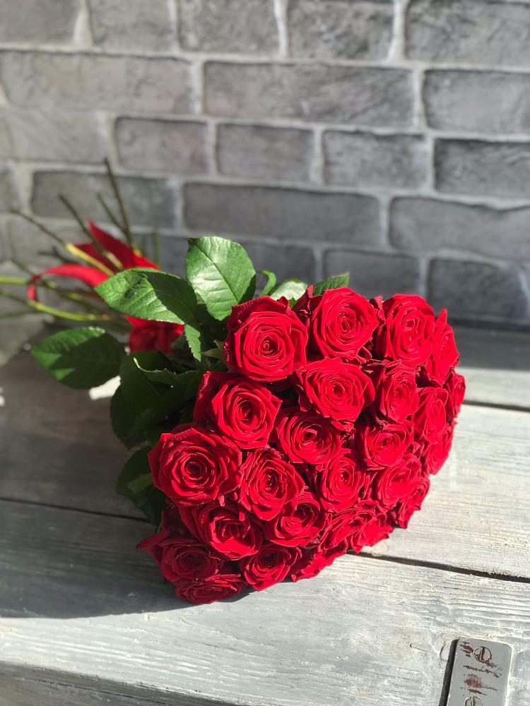 Букет Красные розы Фридом в Староминской