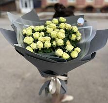Букет Белые кустовые розы Солинеро в Староминской