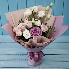Букет цветов из:  Розы и Лизиантусы в Староминской