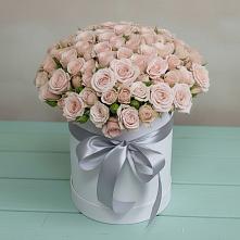 Цветочная композиция из Розы в шляпной коробке в Староминской