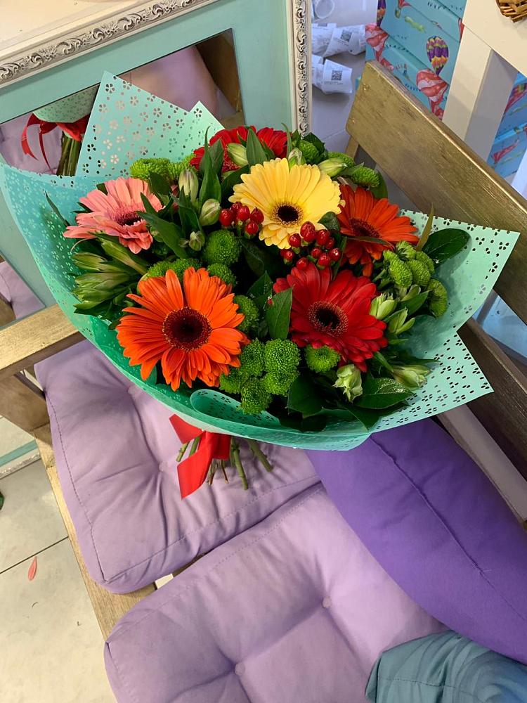 Букет цветов из: Герберы, Хризантемы и Альстромерии в Староминской