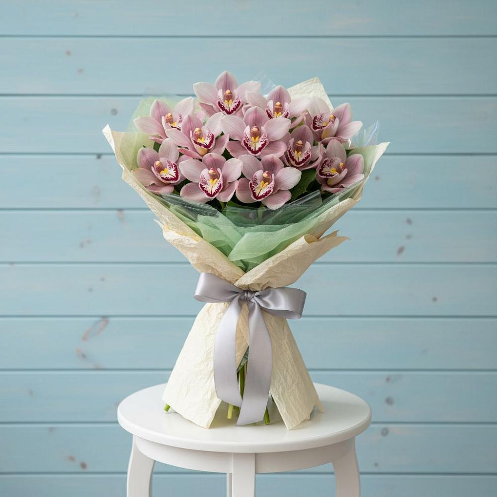 Букет цветов из: Орхидеи и Розы в Староминской