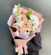 Букет цветов из:  Хризантемы и Розы в Староминской