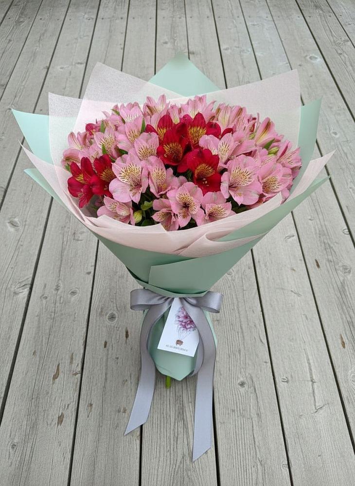 Букет цветов из: Альстромерии в Староминской