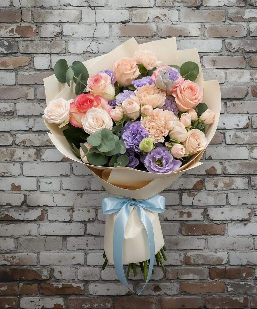 Букет цветов из: Розы, Лизиантусы и Гвоздики в Староминской