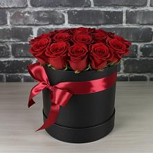 Цветочная композиция из Розы в шляпной коробке в Староминской