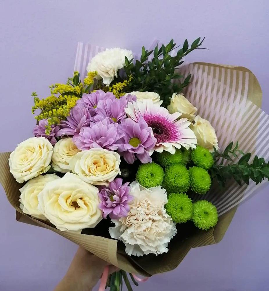 Букет цветов из: Хризантемы, Розы, Гвоздики и Герберы в Староминской