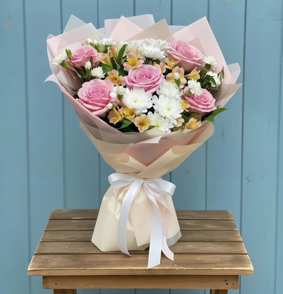 Букет цветов из: Гвоздики, Орхидеи и Розы в Староминской