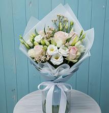 Букет цветов из:  Розы и Лизиантусы в Староминской