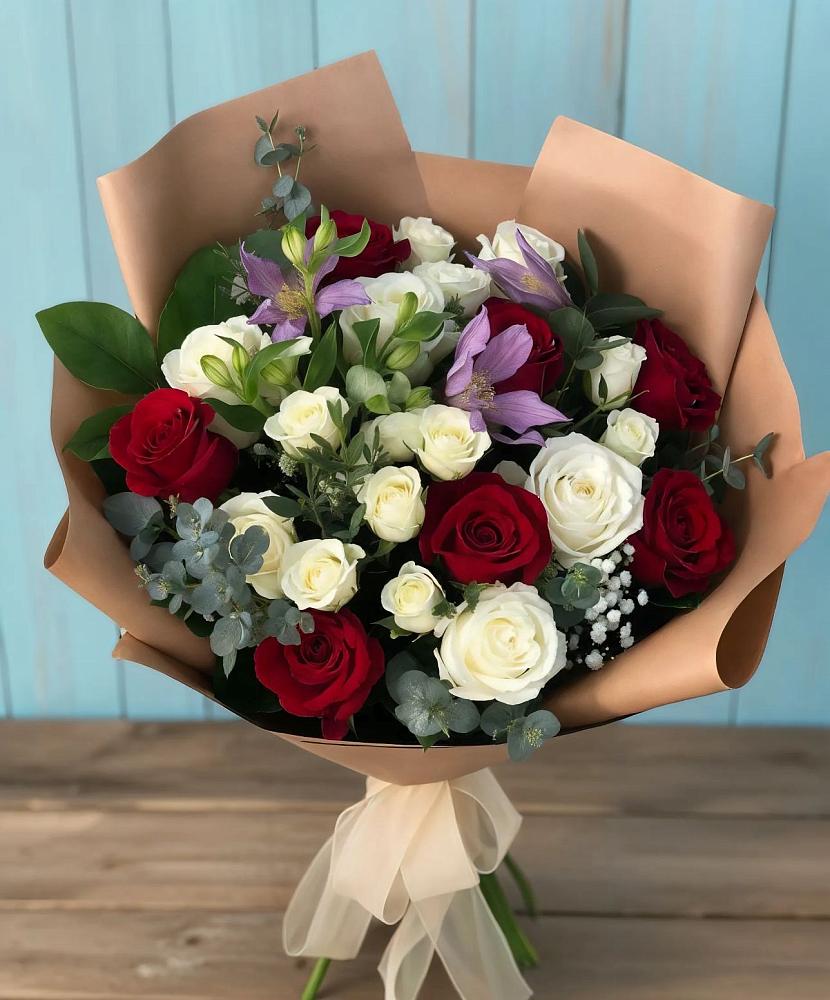 Букет цветов из: Розы и Альстромерии в Староминской