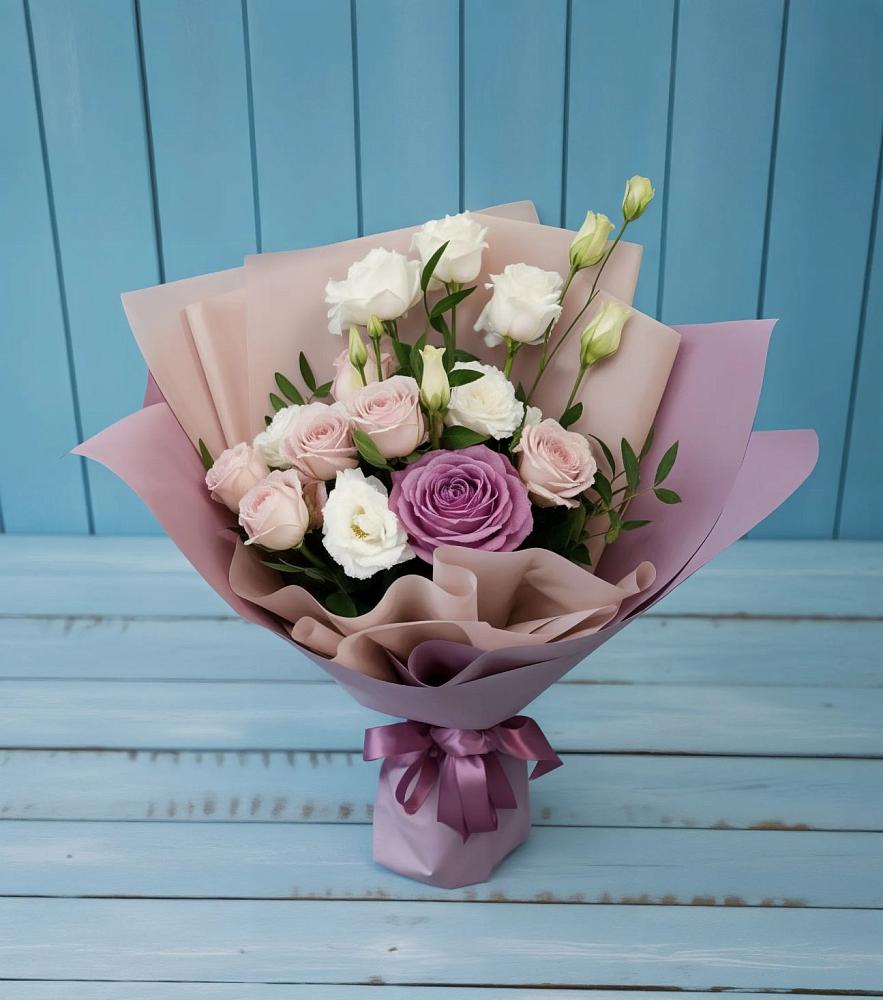 Букет цветов из: Розы и Лизиантусы в Староминской