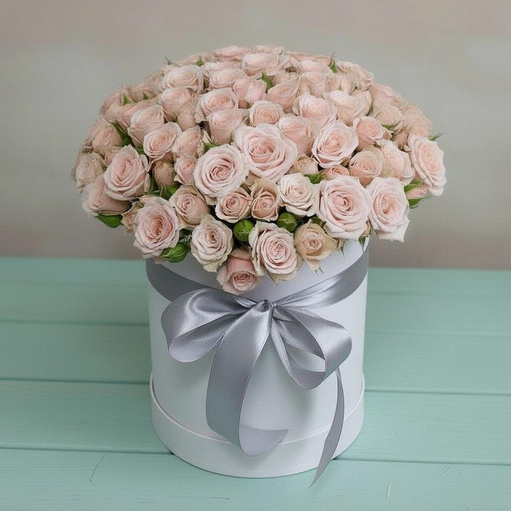 Цветочная композиция из Розы в шляпной коробке в Староминской